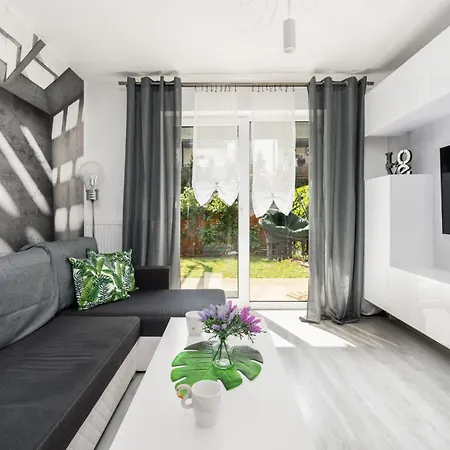 Apartament Konduktorska Z Parkingiem I Ogródkiem - W Spokojnej Dzielnicy By Renters Wrocław