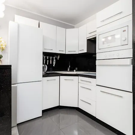 Konduktorska Z Parkingiem I Ogródkiem - W Spokojnej Dzielnicy By Renters