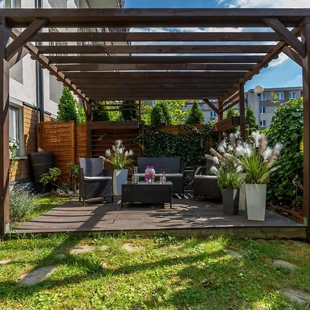 Konduktorska Z Parkingiem I Ogródkiem - W Spokojnej Dzielnicy By Renters Apartament