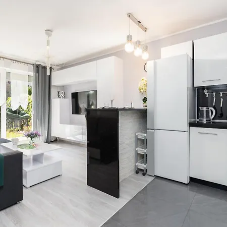 Konduktorska Z Parkingiem I Ogrodkiem - W Spokojnej Dzielnicy By Renters Lejlighed *