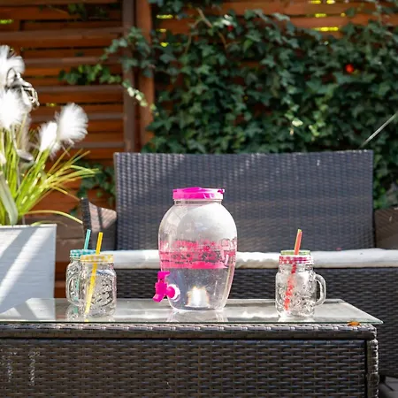 Konduktorska Z Parkingiem I Ogrodkiem - W Spokojnej Dzielnicy By Renters Lejlighed *