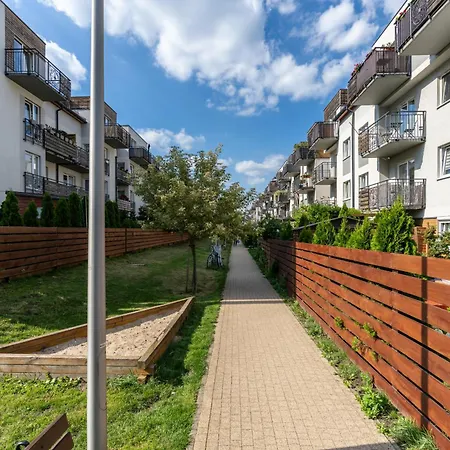 Konduktorska Z Parkingiem I Ogrodkiem - W Spokojnej Dzielnicy By Renters Lägenhet *