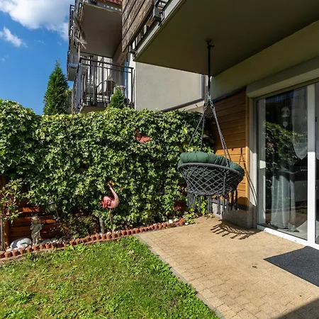 Lägenhet Konduktorska Z Parkingiem I Ogrodkiem - W Spokojnej Dzielnicy By Renters