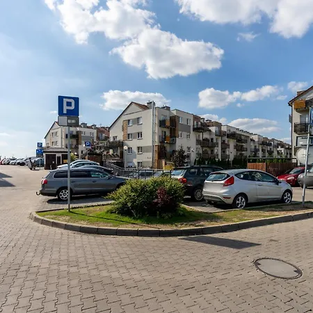 Konduktorska Z Parkingiem I Ogrodkiem - W Spokojnej Dzielnicy By Renters Lägenhet Wrocław