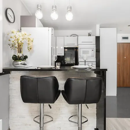 Konduktorska Z Parkingiem I Ogrodkiem - W Spokojnej Dzielnicy By Renters * Wrocław